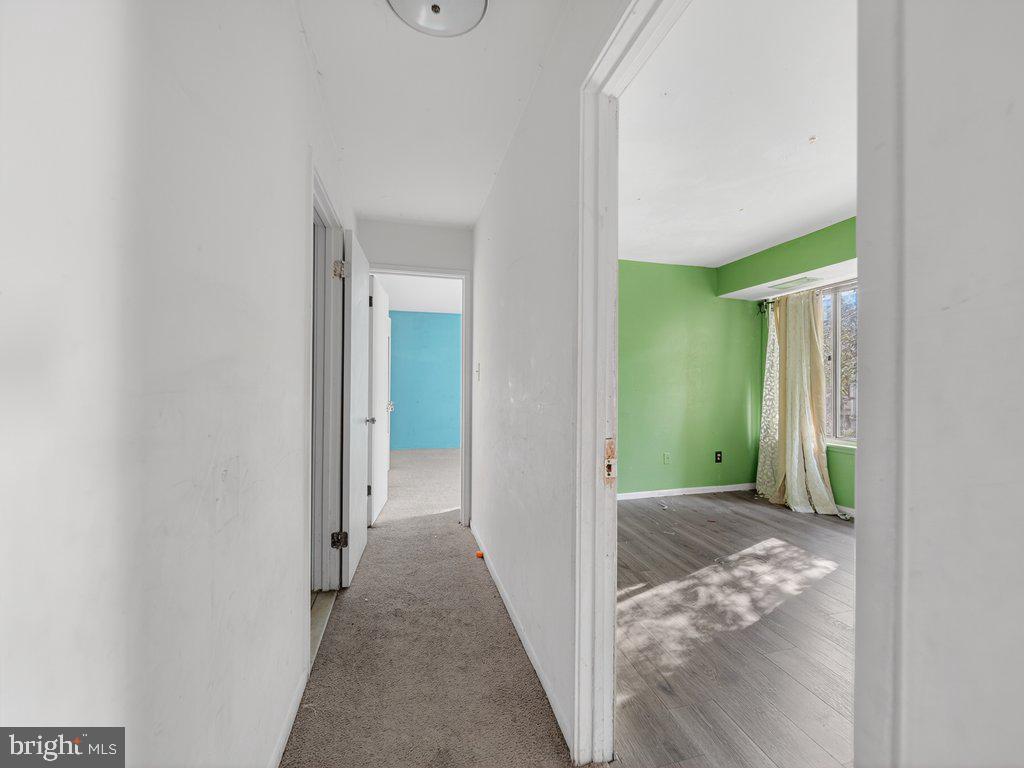 9635 White Acre Road, Unit B2 Columbia, MD 21045 - Photo 16 of 31 a view of a hallway with entryway