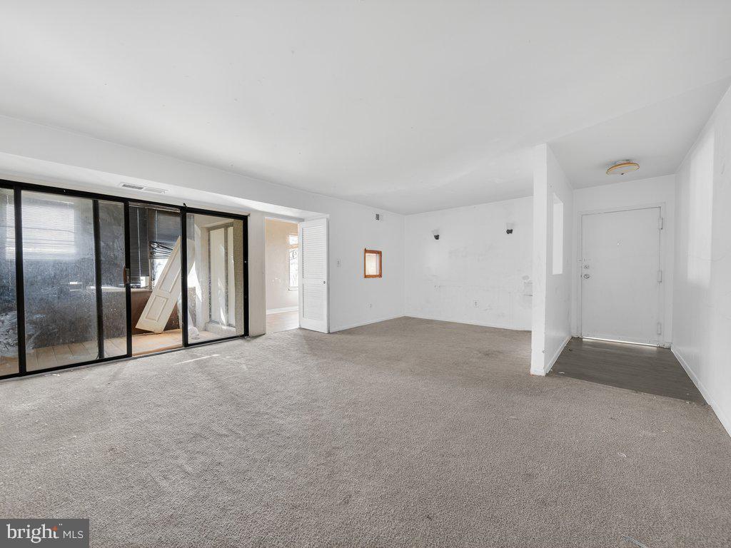 9635 White Acre Road, Unit B2 Columbia, MD 21045 - Photo 6 of 31 a view of an empty room