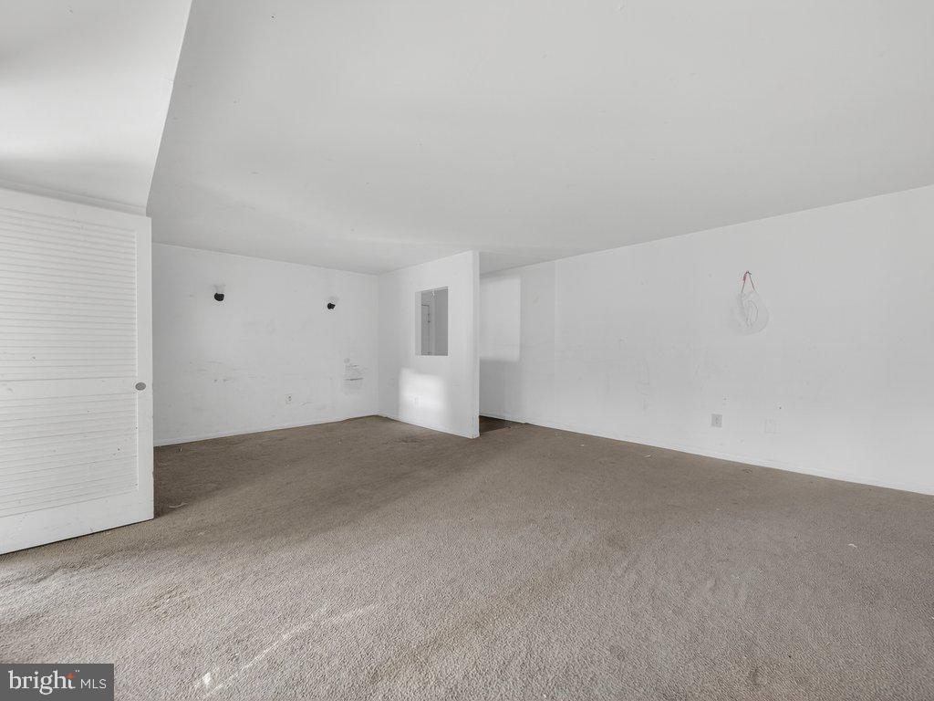 9635 White Acre Road, Unit B2 Columbia, MD 21045 - Photo 7 of 31 a view of empty room