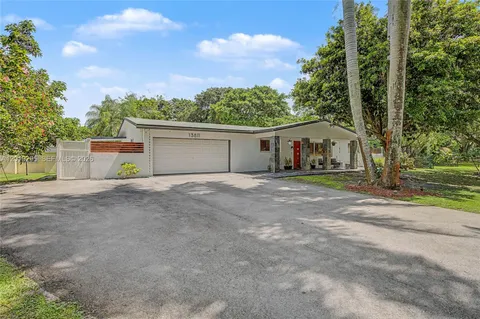 $1,950,000 | 13811 Southwest 26th Street, Davie, FL 33325