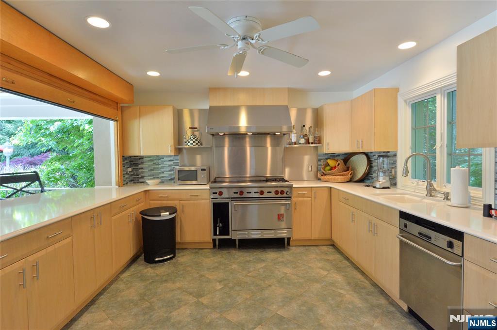 4 Baldwin Road Saddle River, NJ 07458 - Photo 31 of 36 Gallery Image 31