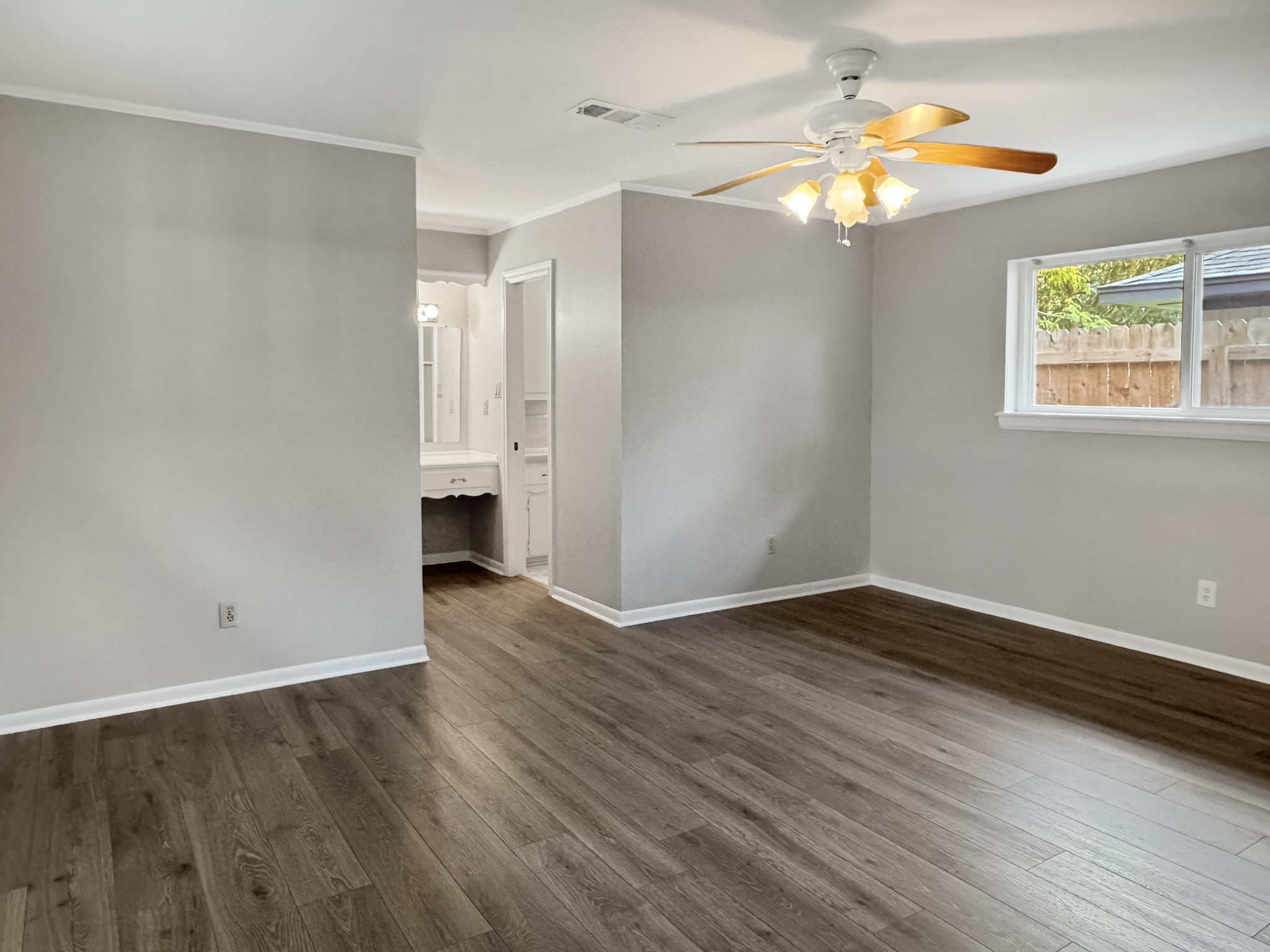 1726 Capstan Road Houston, TX 77062 - Photo 20 of 31 Primary Bedroom