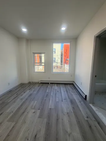 $3,500 | 124 Winfield Avenue, Unit 1, Jersey City, NJ 07305