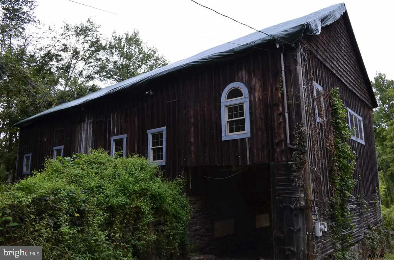 900 Snyder Corner Road Red Lion, PA 17356 - Photo 4 of 20