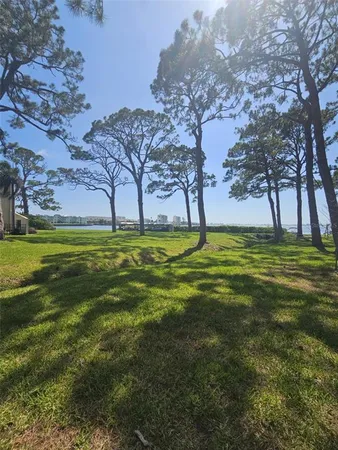 $2,000 | 2700 Bayshore Boulevard, Unit 2B, Dunedin, FL 34698