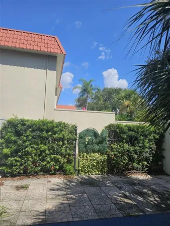 $2,000 | 2700 Bayshore Boulevard, Unit 2B, Dunedin, FL 34698