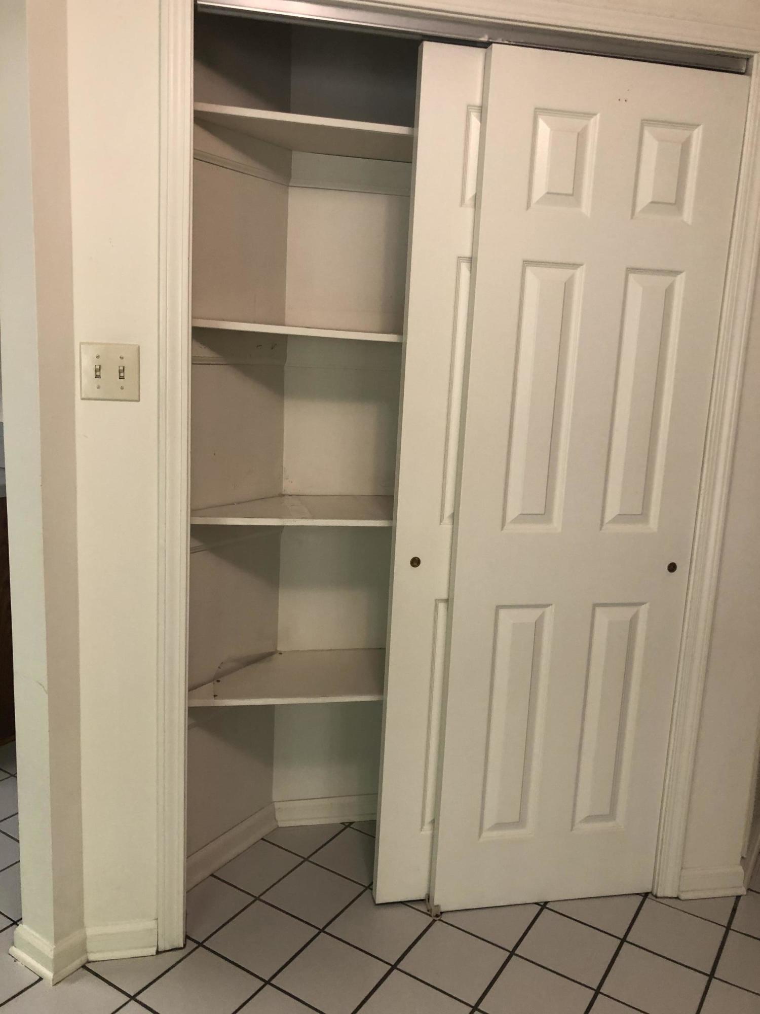 104 Greywood Place Oak Ridge, TN 37830 - Photo 4 of 18 Pantry