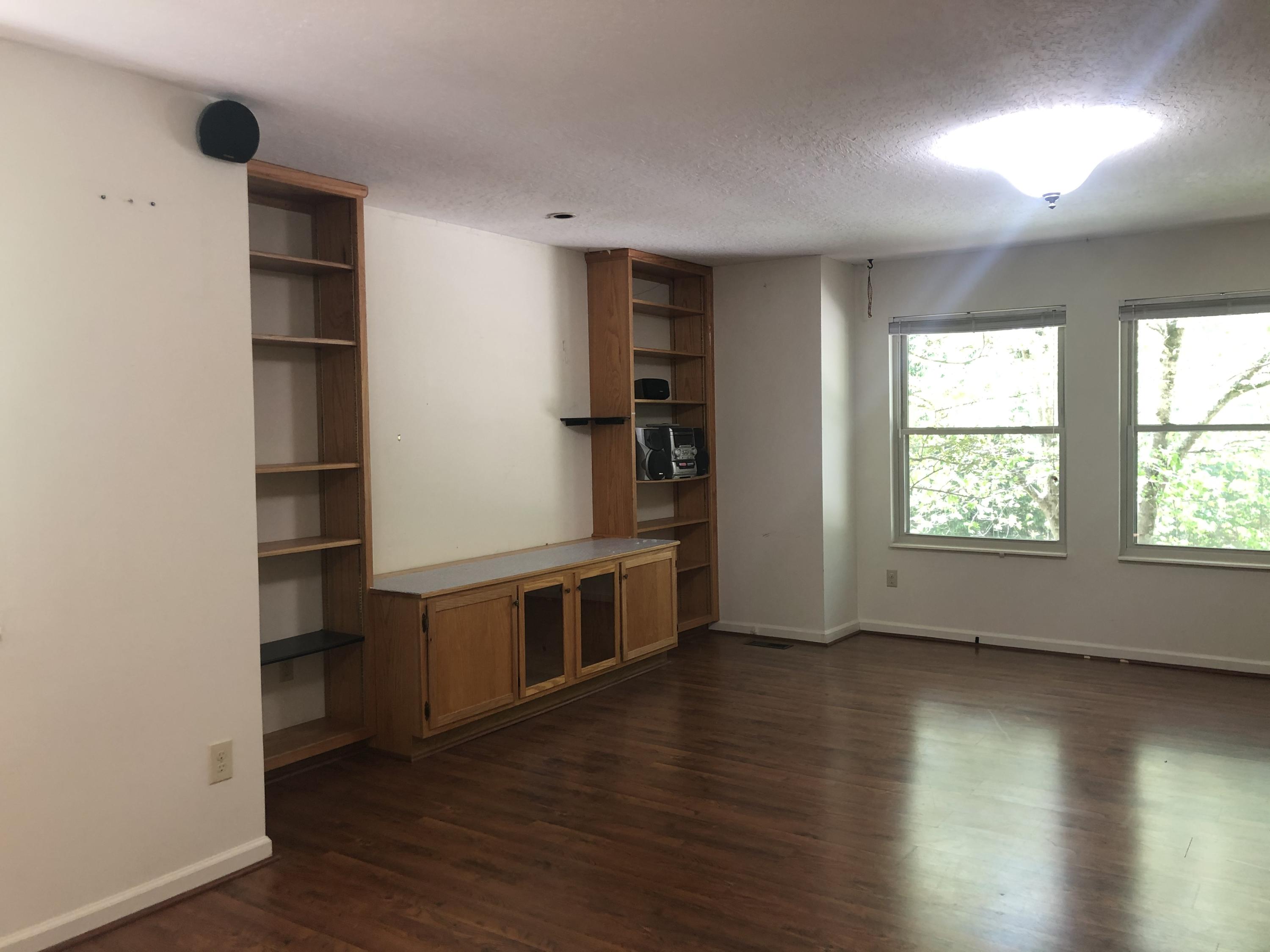 104 Greywood Place Oak Ridge, TN 37830 - Photo 6 of 18 Living Room