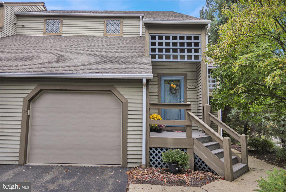 2035 Meadow Glen Reading, PA 19610 - Photo 2 of 29