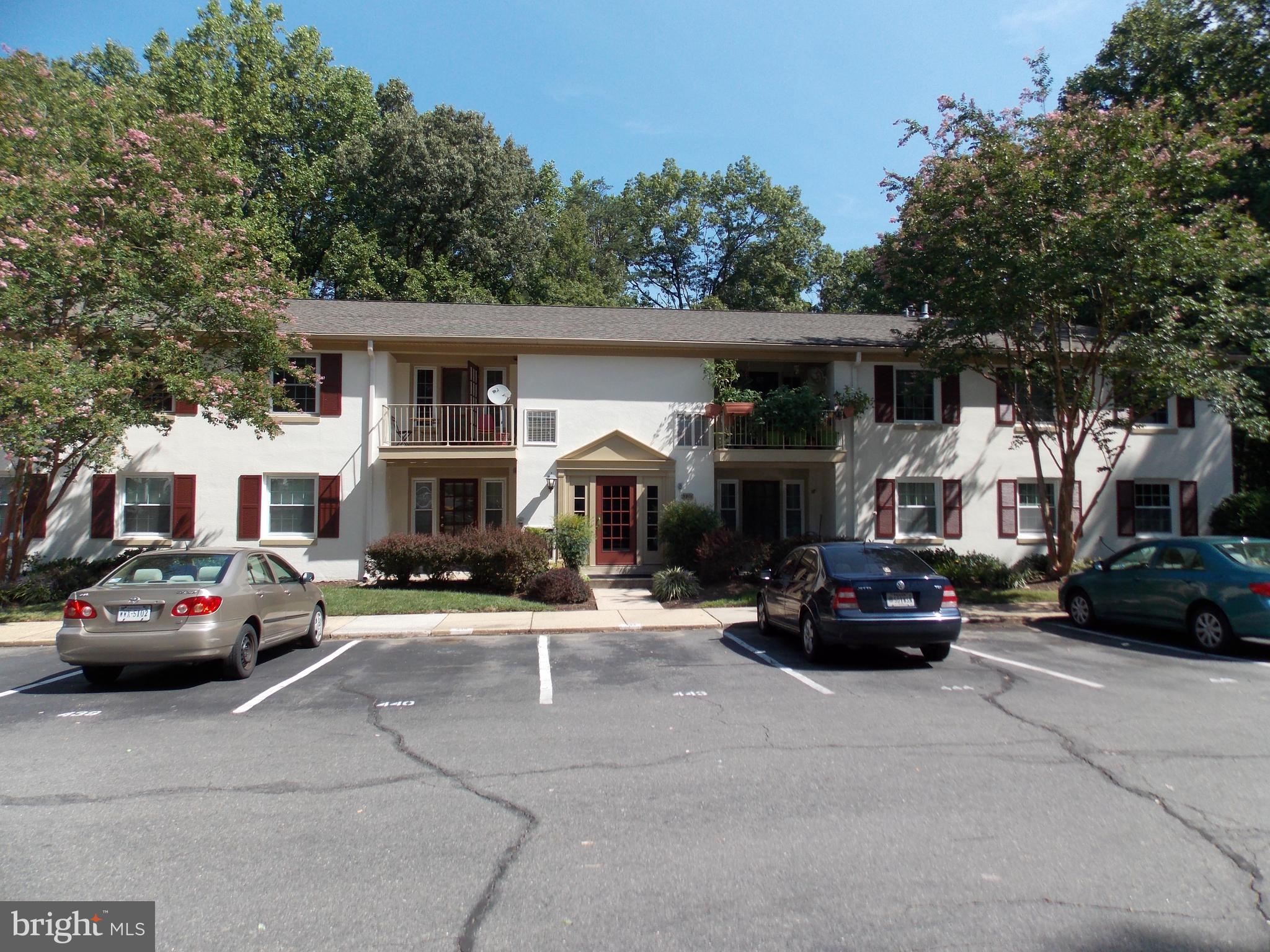 5901 Kingsford Road, Unit 436 Springfield, VA 22152 - Photo 2 of 22 Main level condominium living
