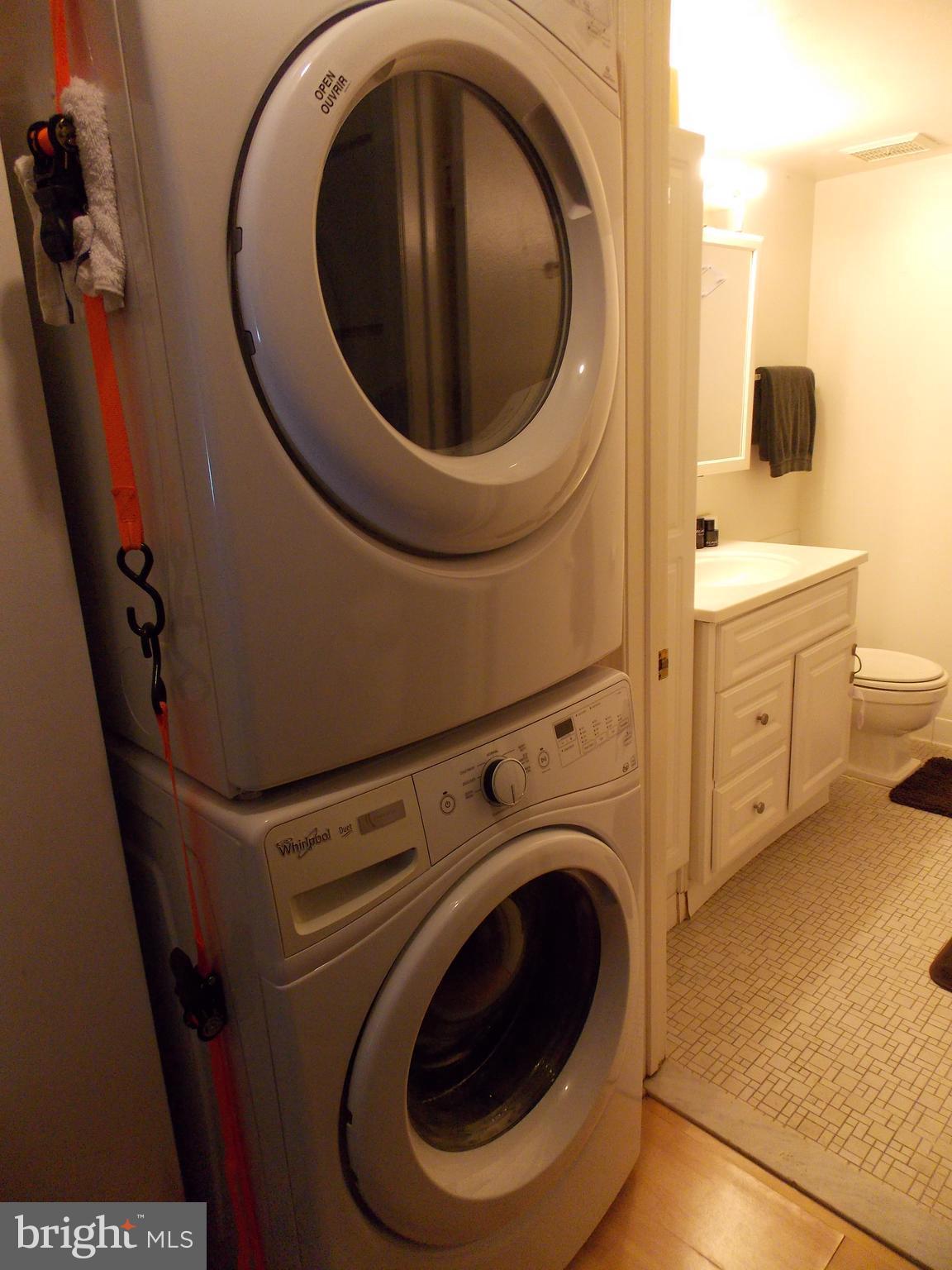 5901 Kingsford Road, Unit 436 Springfield, VA 22152 - Photo 19 of 22 Washer and dryer