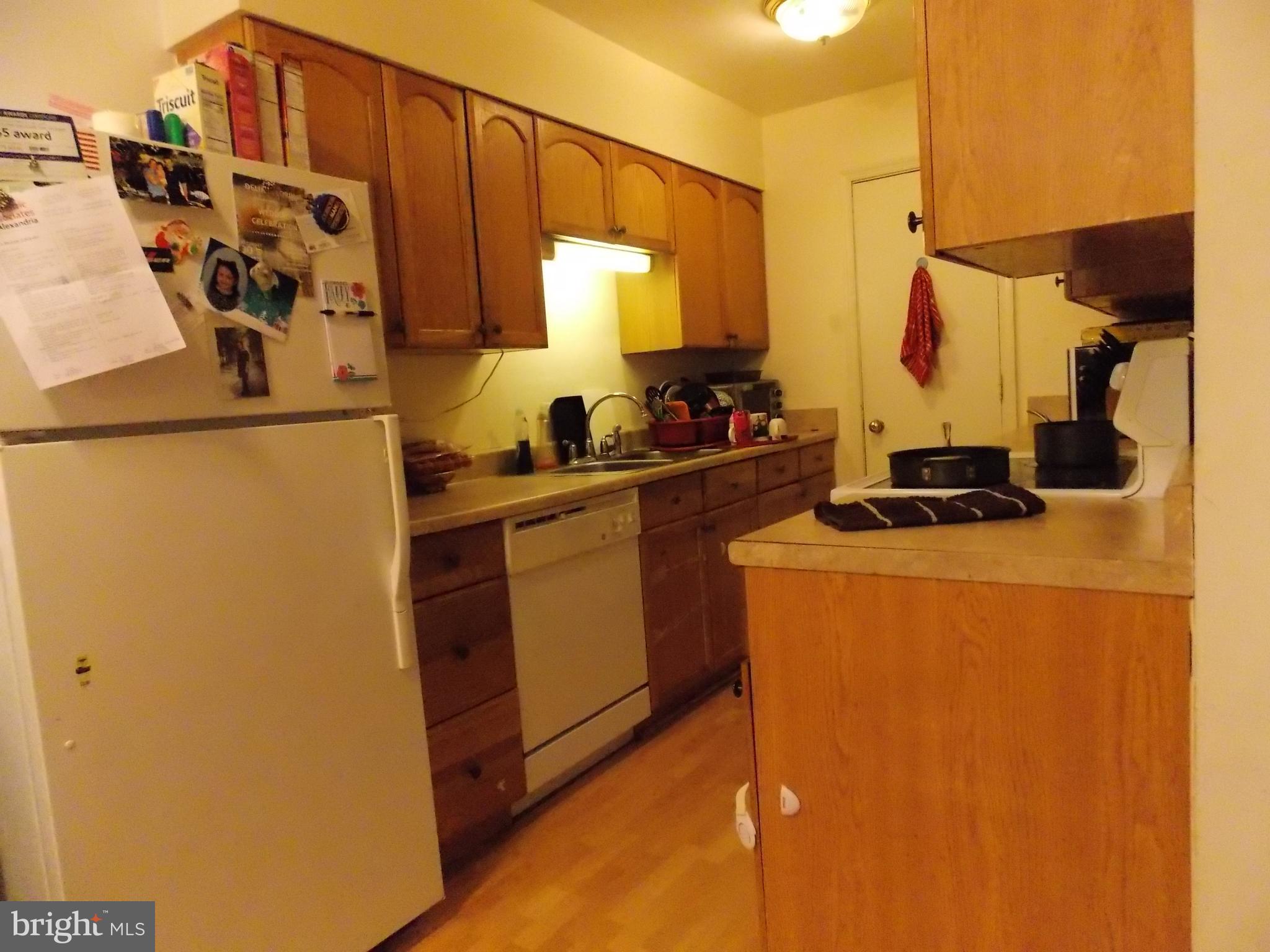 5901 Kingsford Road, Unit 436 Springfield, VA 22152 - Photo 7 of 22 Kitchen