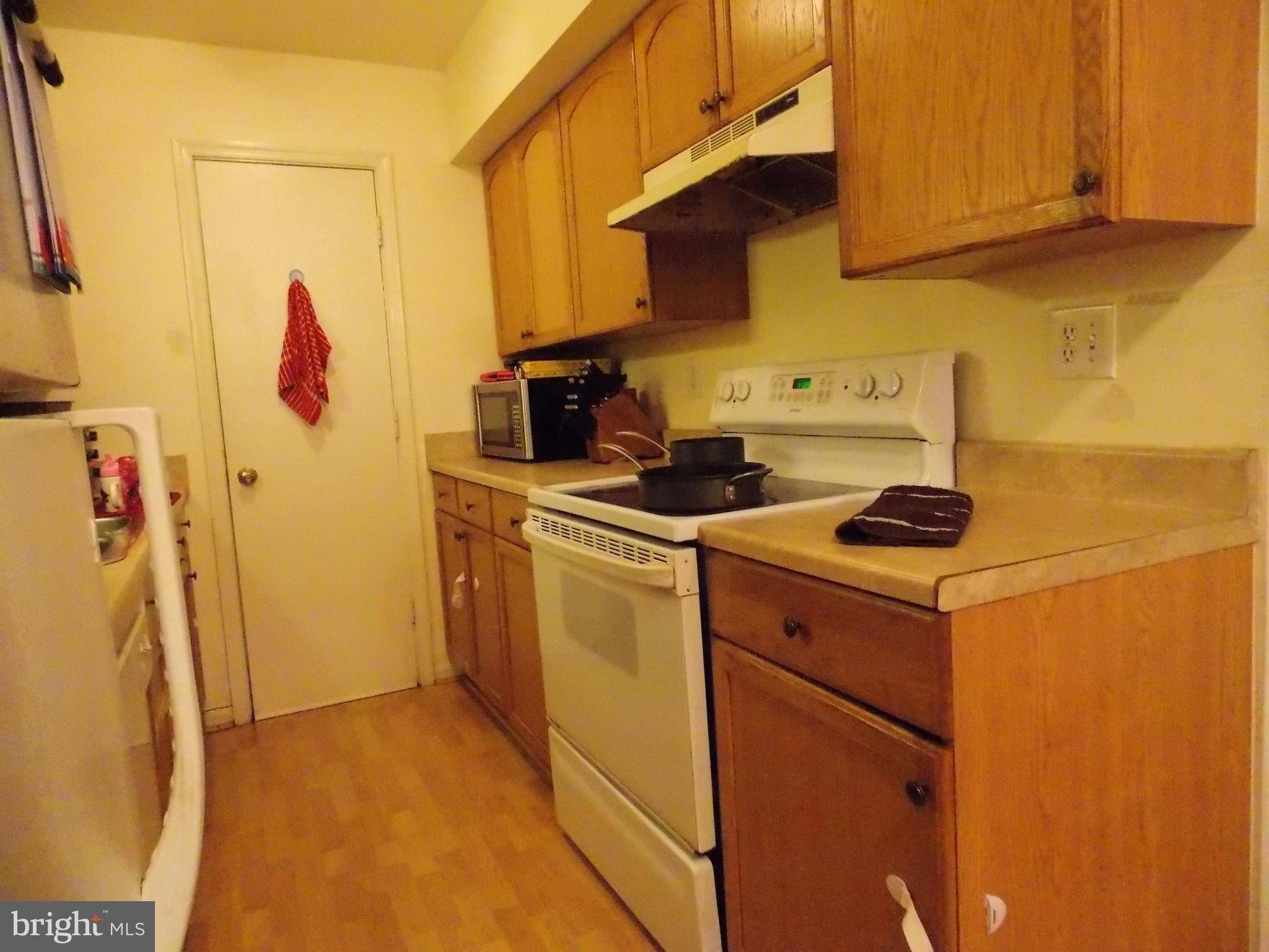5901 Kingsford Road, Unit 436 Springfield, VA 22152 - Photo 8 of 22 Kitchen