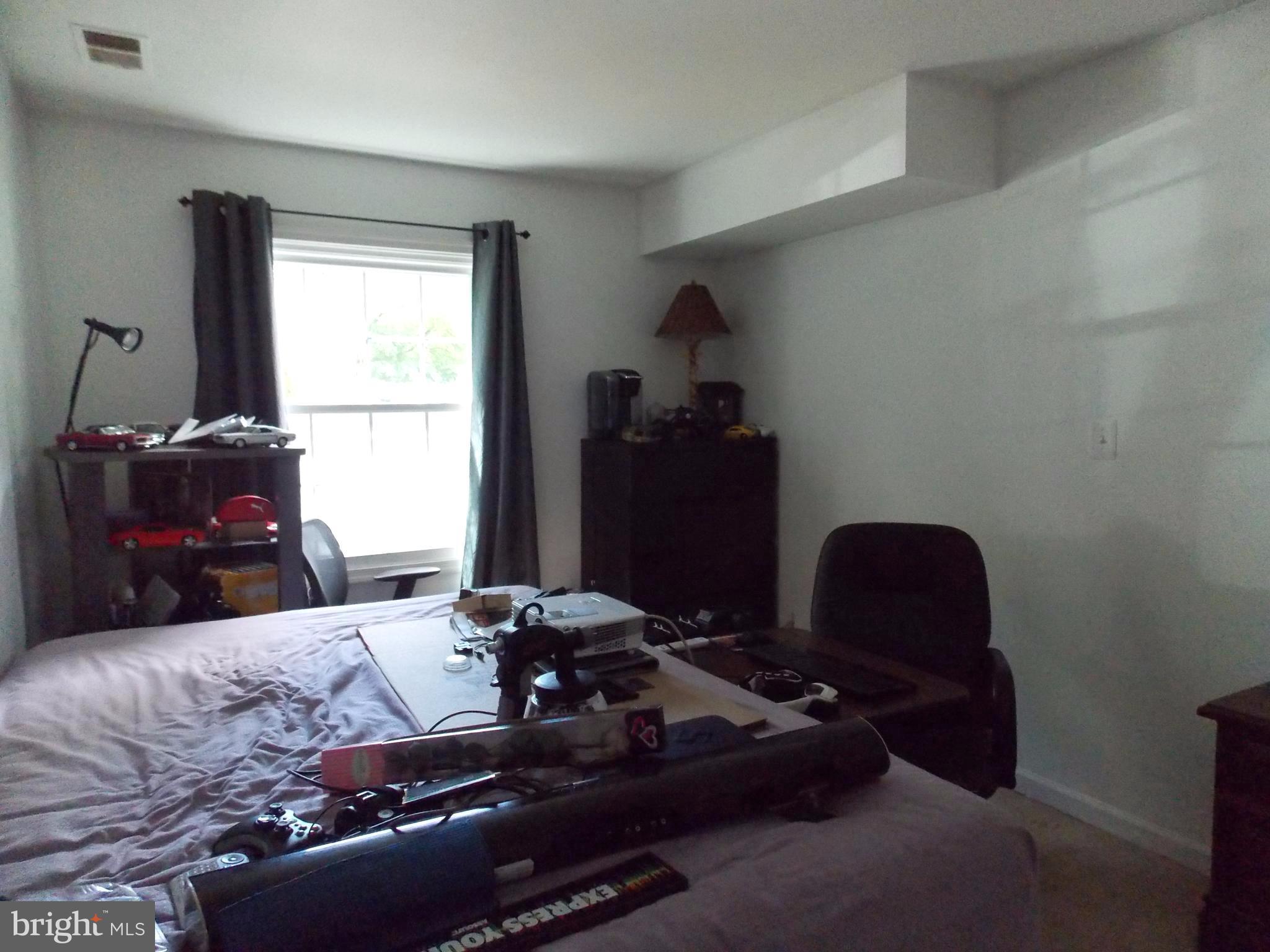 5901 Kingsford Road, Unit 436 Springfield, VA 22152 - Photo 10 of 22 Bedroom#1 (or man cave!)