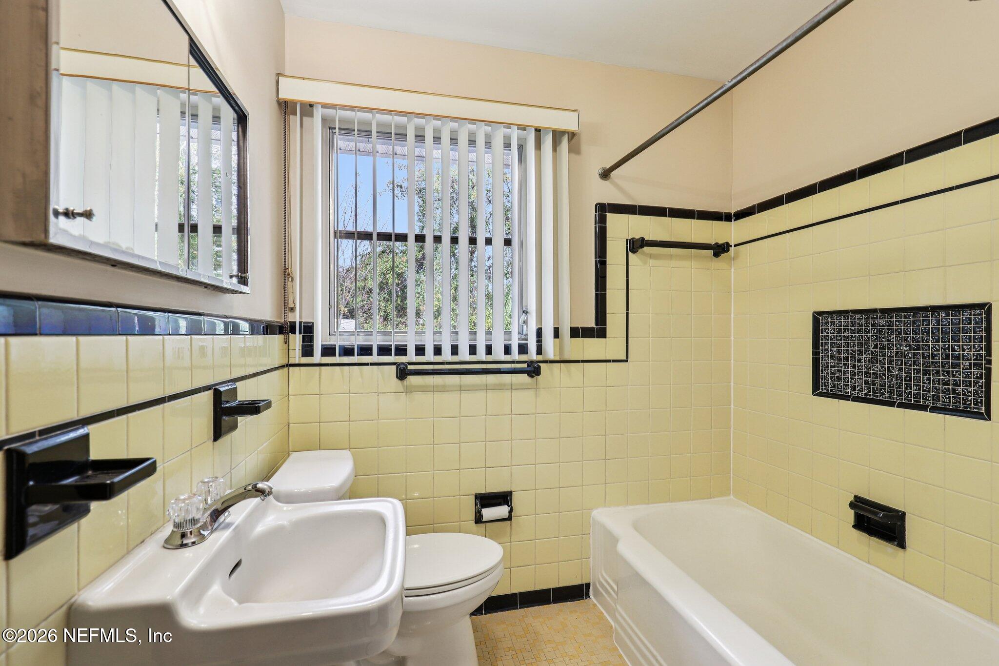 2439 Gayland Road Jacksonville, FL 32218 - Photo 30 of 40 Shared Bath