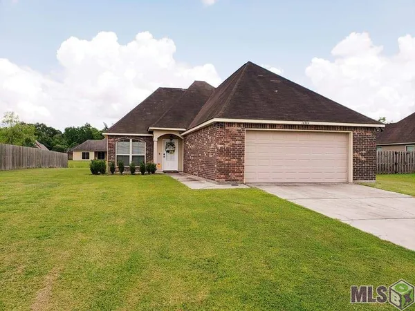 $2,000 | 14364 Summerset Drive, Gonzales, LA 70737