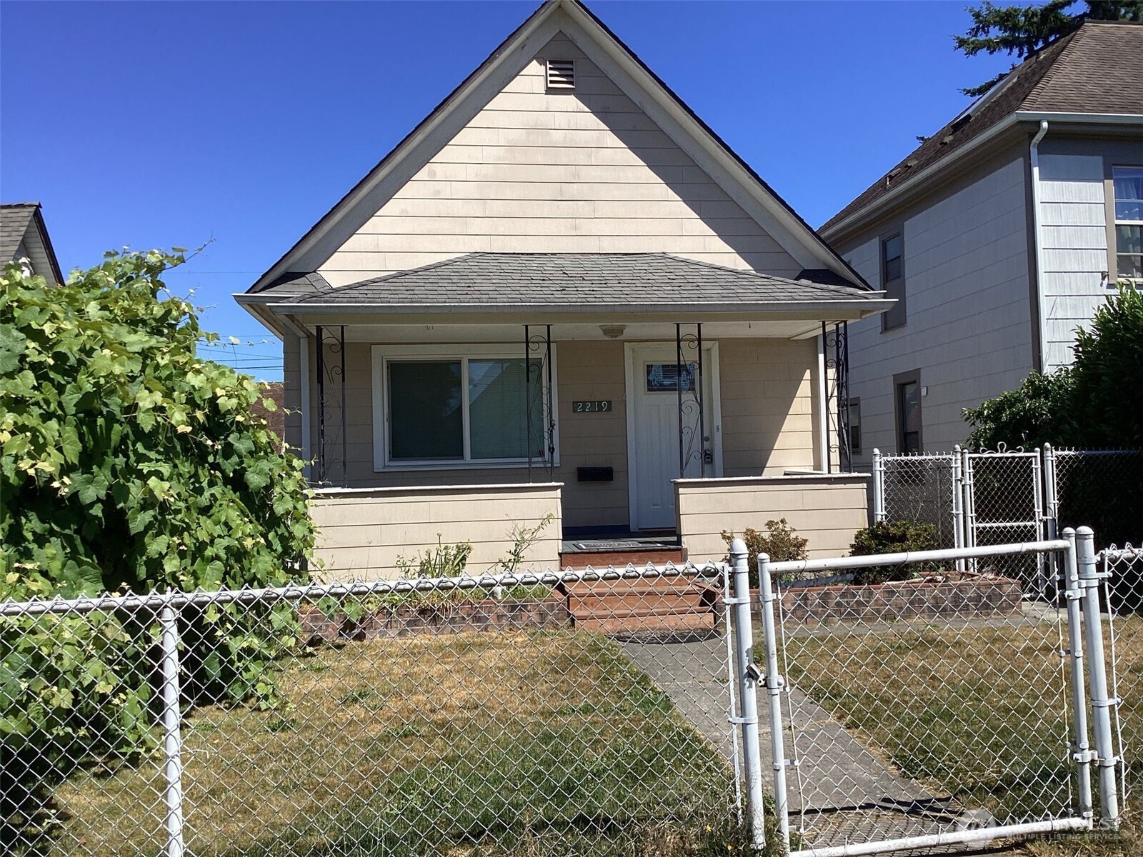 2219 Rockefeller Avenue, Unit A Everett, WA 98201 - Photo 2 of 11