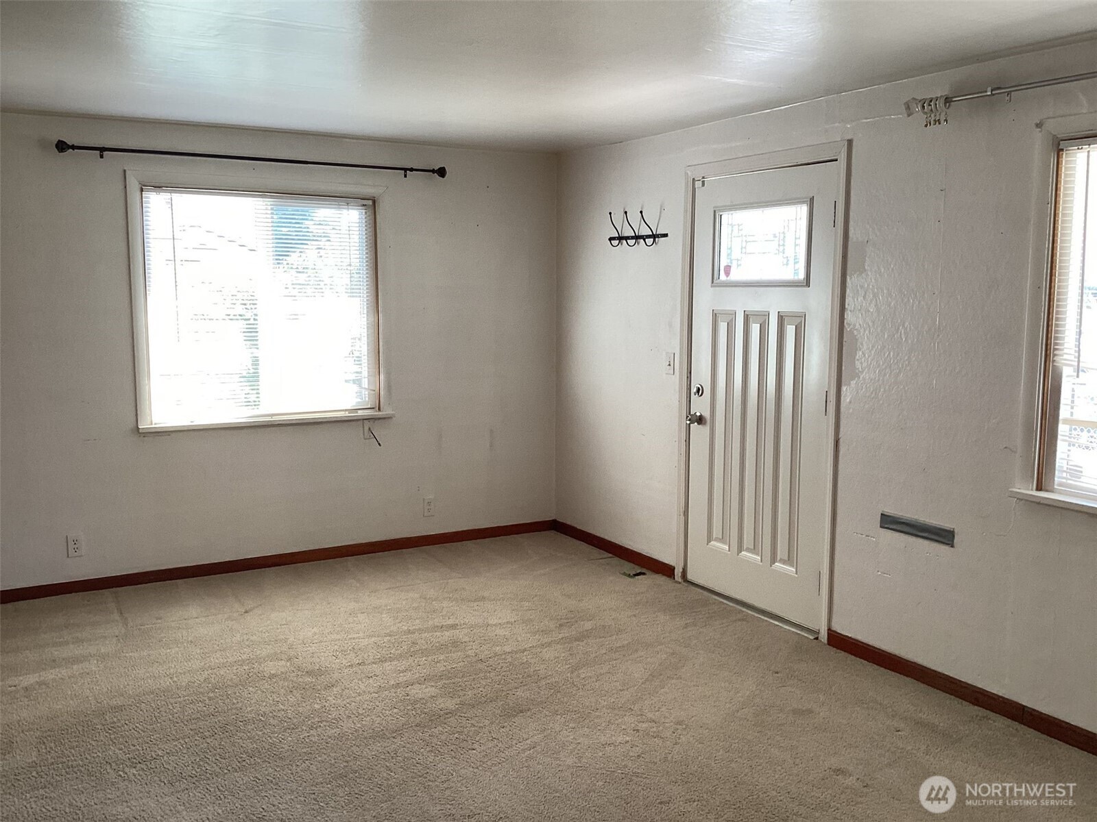 2219 Rockefeller Avenue, Unit A Everett, WA 98201 - Photo 7 of 11