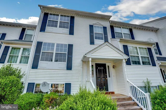 $2,100 | 8549 E Street, Chesapeake Beach, MD 20732