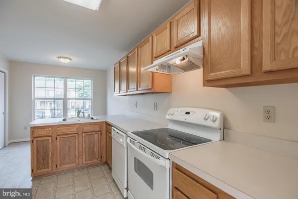 $2,100 | 8549 E Street, Chesapeake Beach, MD 20732