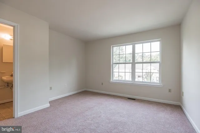 $2,100 | 8549 E Street, Chesapeake Beach, MD 20732