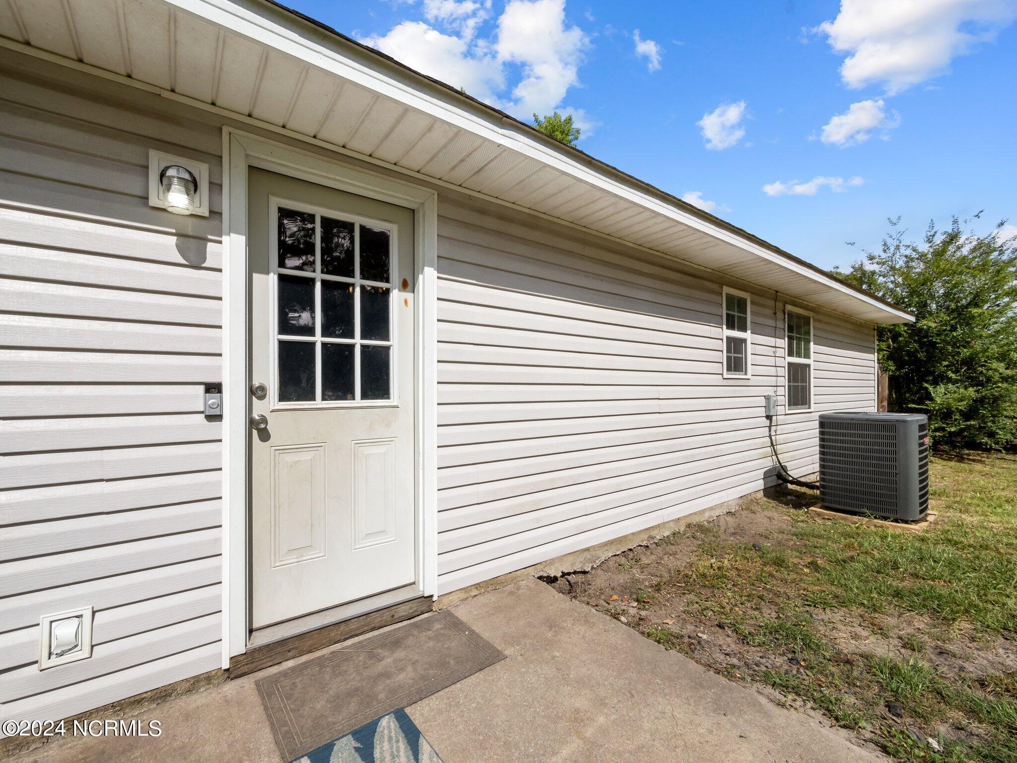 332 Riggs Road Hubert, NC 28539 - Photo 38 of 43 11-web-or-mls-11