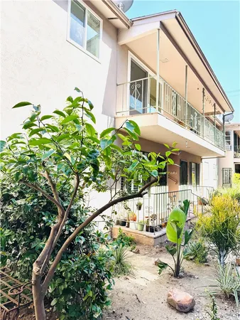 $379,000 | 1250 East 3rd Street, Unit 8, Long Beach, CA 90802