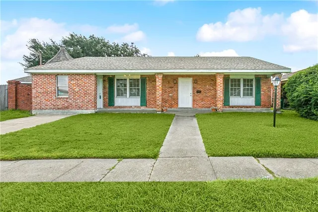 $280,000 | 537 Beverly Garden Drive, Metairie, LA 70001