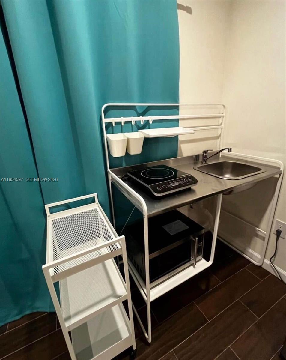 7305 Southwest 135th Court Miami, FL 33183 - Photo 6 of 8