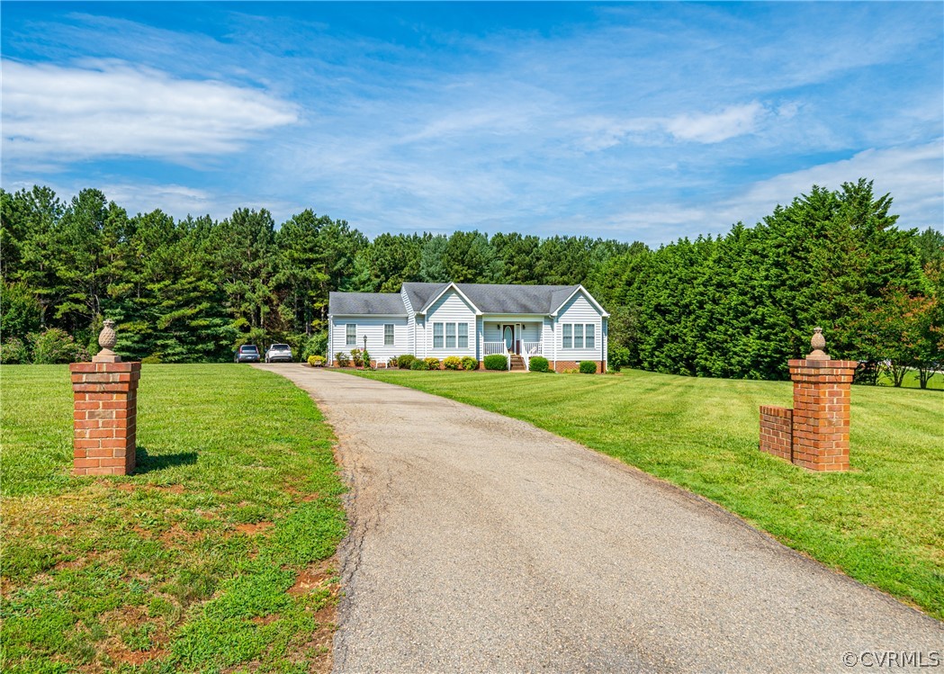 1507 Walkers Ridge Road Powhatan, VA 23139 - Photo 4 of 42 Gallery Image 4