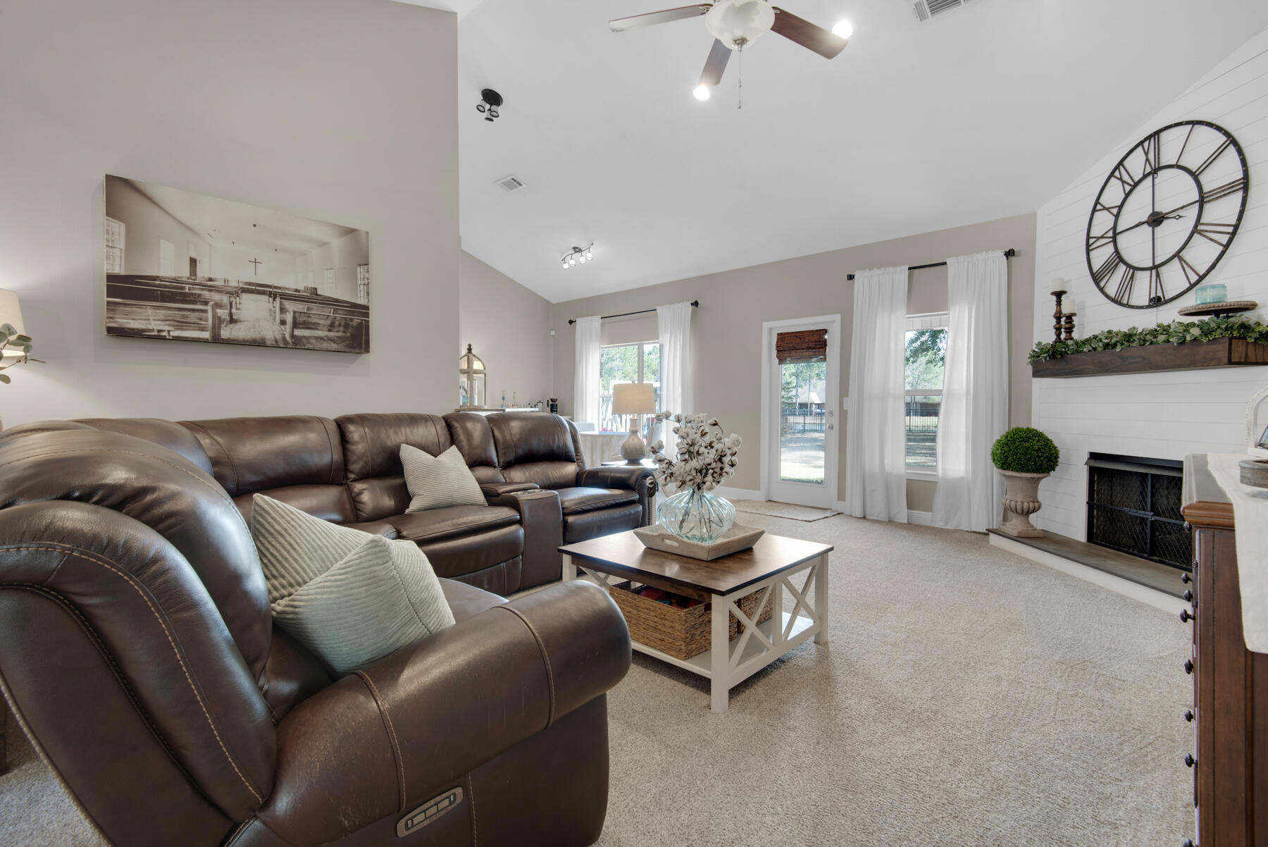 148 Concert Court Freeport, FL 32439 - Photo 8 of 40 148 Concert Court)20220303_030