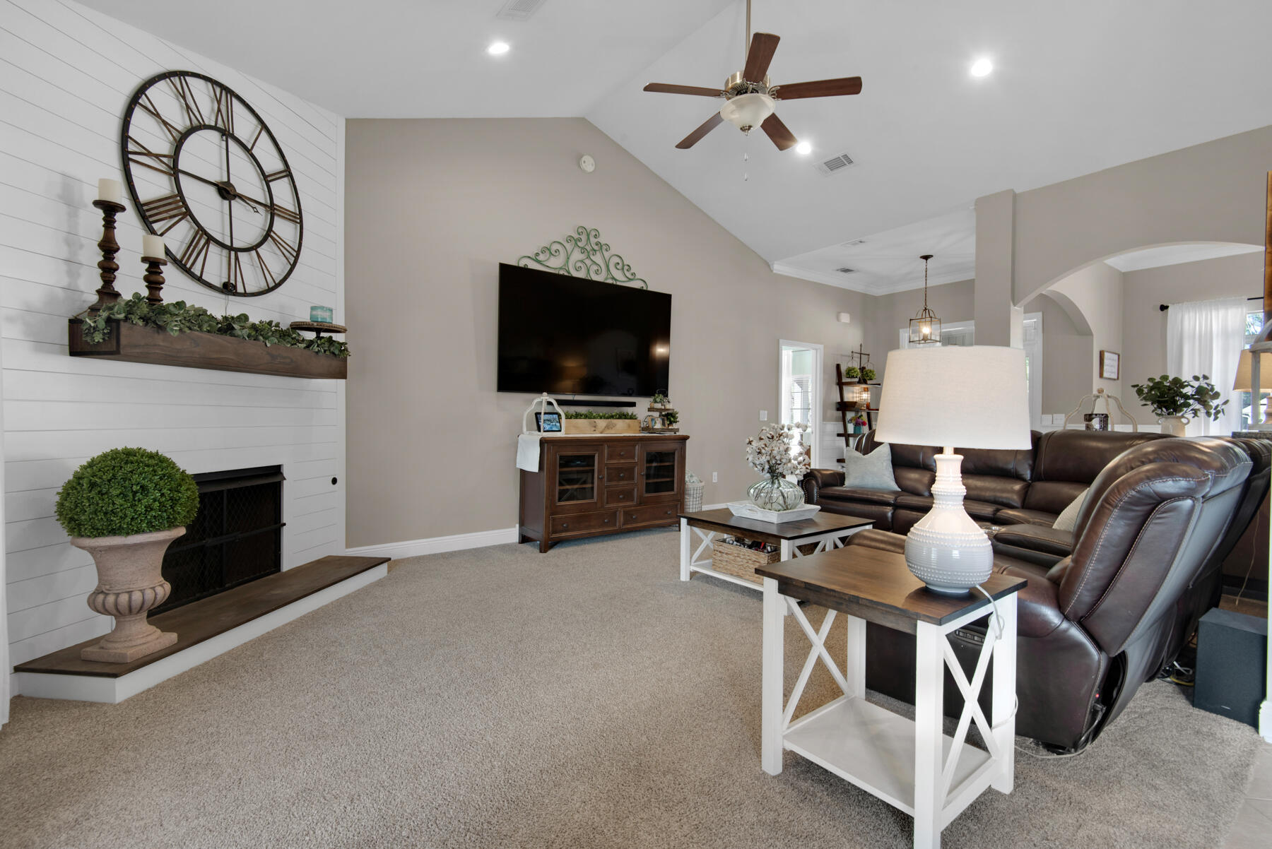 148 Concert Court Freeport, FL 32439 - Photo 9 of 40 148 Concert Court)20220303_033