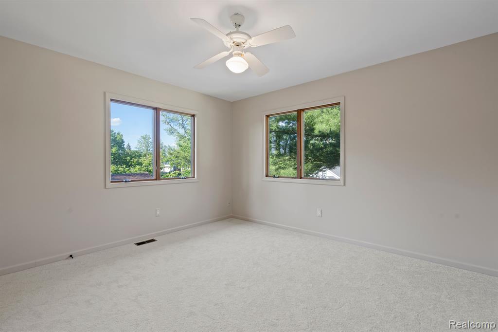 403 Taylor Avenue Rochester, MI 48307 - Photo 27 of 34