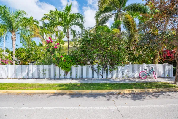 $525,000 | 1500 Seminary Street, Unit 2D, Key West, FL 33040