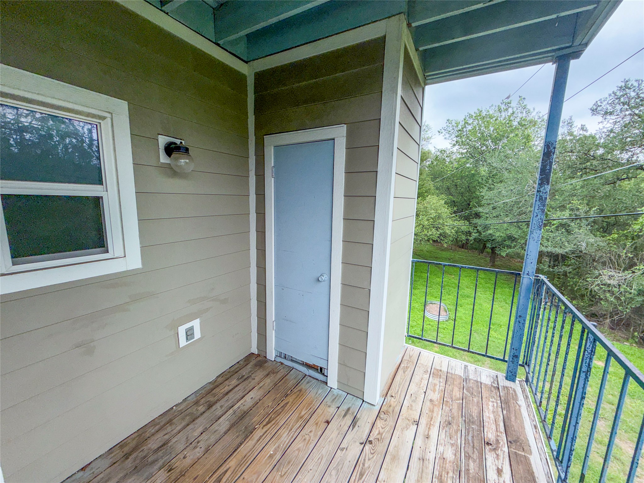 5313 Indio Drive, Unit D Austin, TX 78745 - Photo 15 of 17 a view of balcony with garden