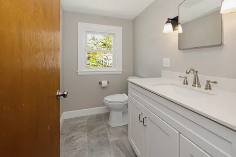 $699,900 | 10 Tercentennial Drive, Billerica, MA 01821