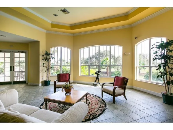 $1,800 | 5050 Fairways Circle, Unit E202, Vero Beach, FL 32967