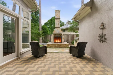 $1,068,000 | 6 Harbor Cove Drive, The Woodlands, TX 77381