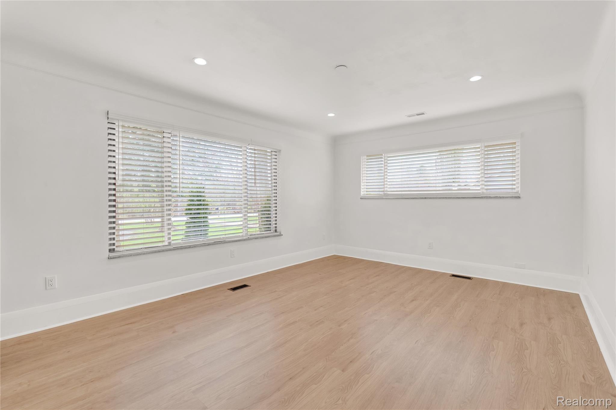 29098 Utley Road Farmington, MI 48334 - Photo 19 of 27 Edited-28.jpg