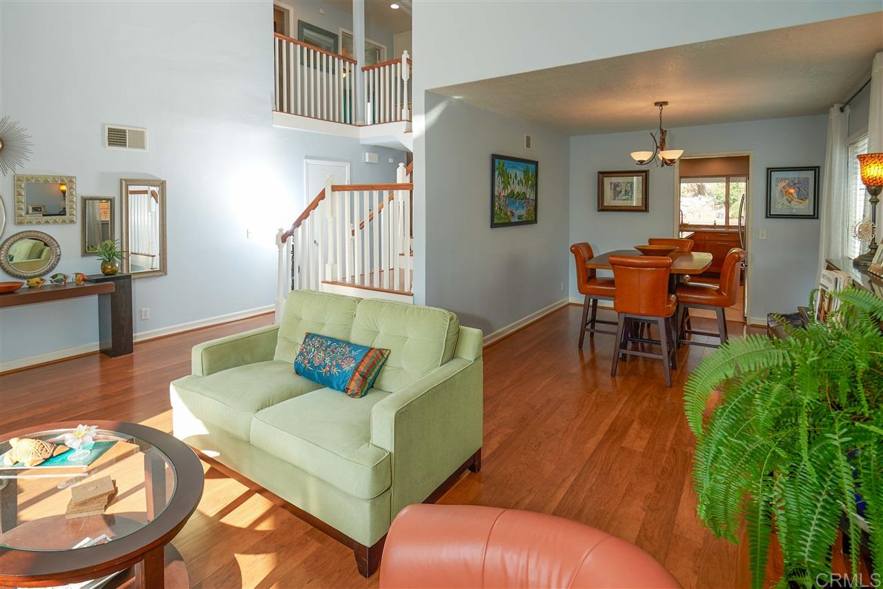 355 Chapalita Drive Encinitas, CA 92024 - Photo 4 of 22