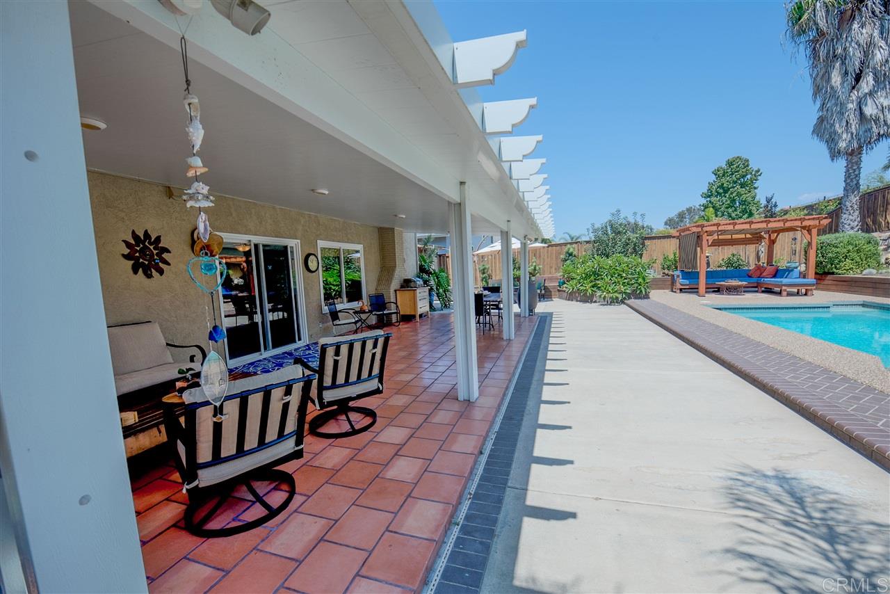 355 Chapalita Drive Encinitas, CA 92024 - Photo 6 of 22