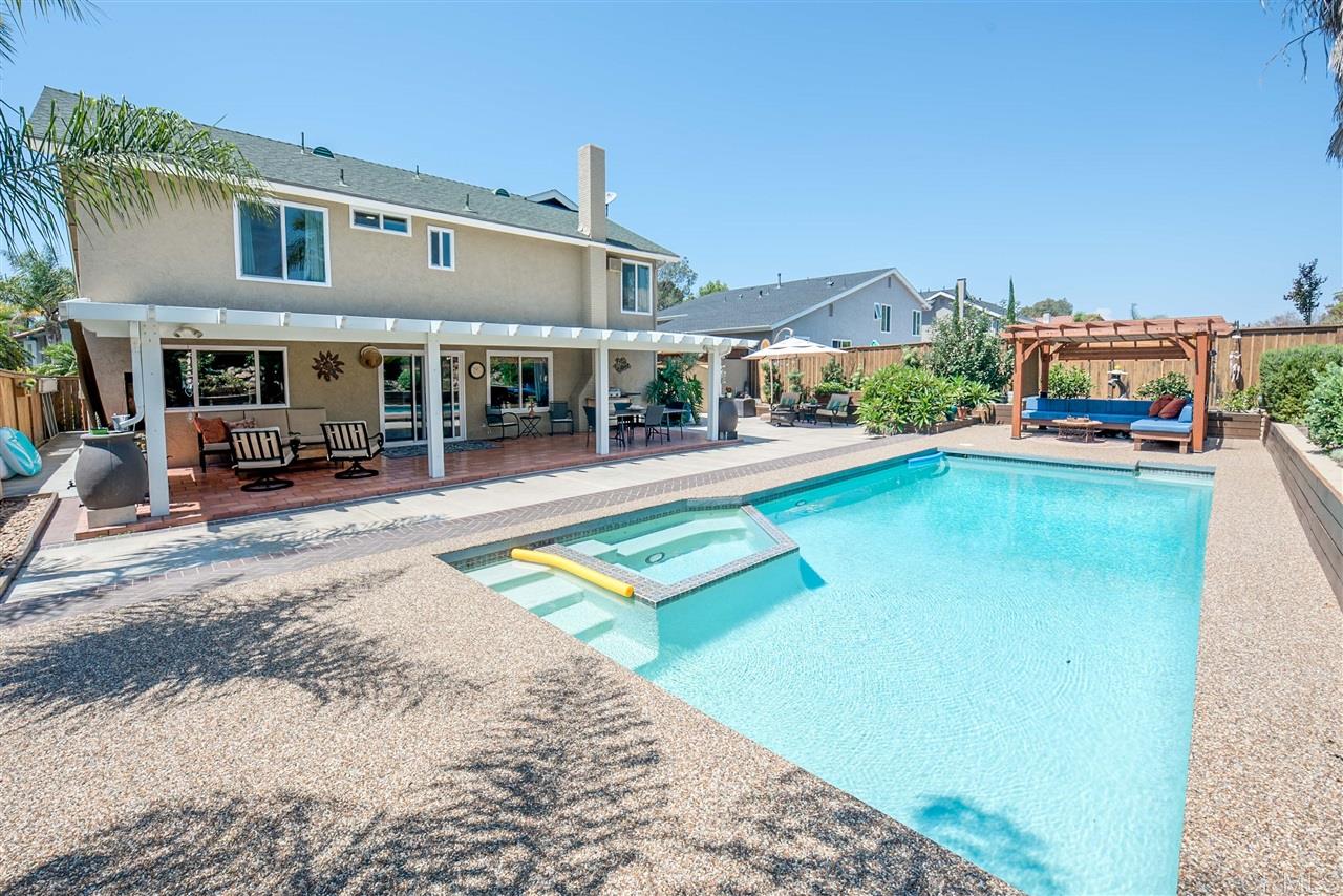 355 Chapalita Drive Encinitas, CA 92024 - Photo 7 of 22