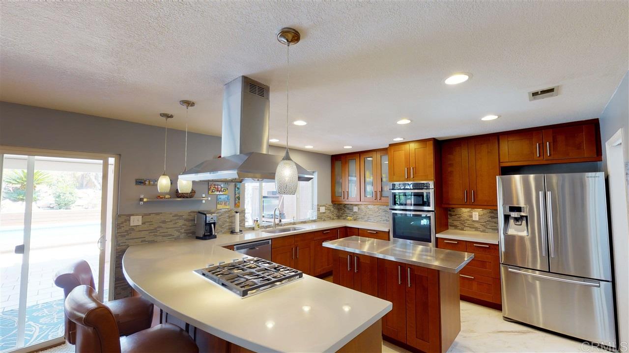 355 Chapalita Drive Encinitas, CA 92024 - Photo 9 of 22