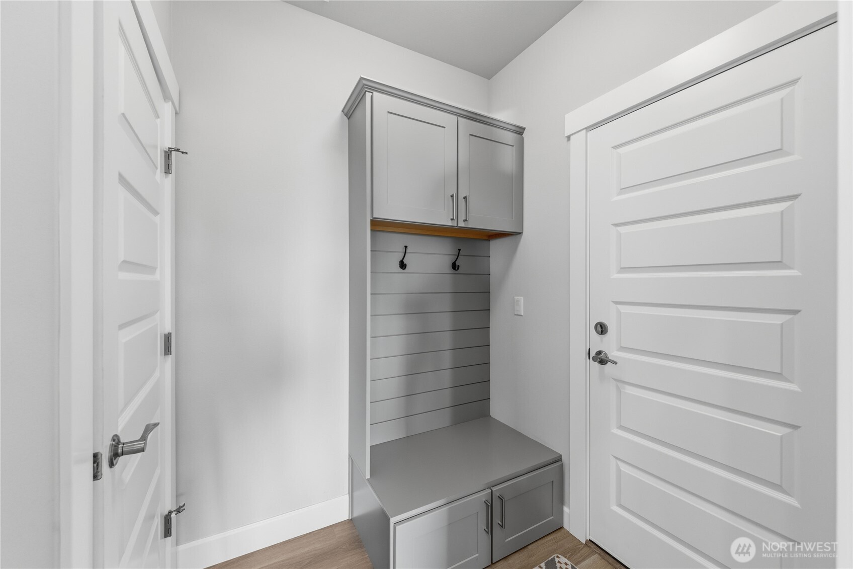 405 Maple Avenue La Conner, WA 98257 - Photo 27 of 40 a view of walk in closet