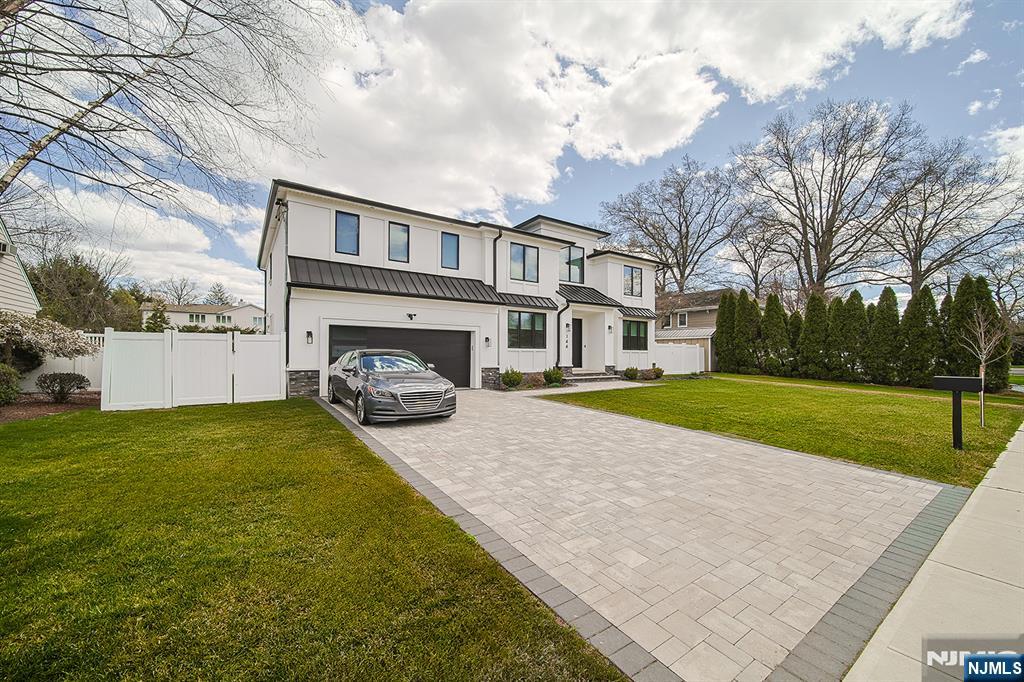 144 Village Circle Paramus, NJ 07652 - Photo 2 of 50