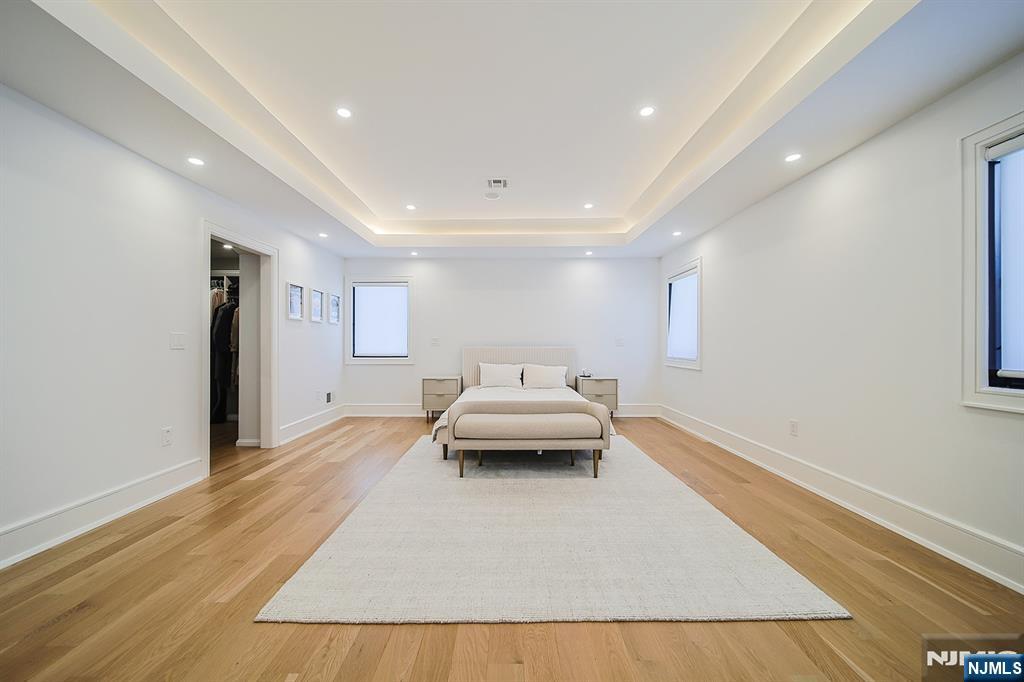 144 Village Circle Paramus, NJ 07652 - Photo 36 of 50
