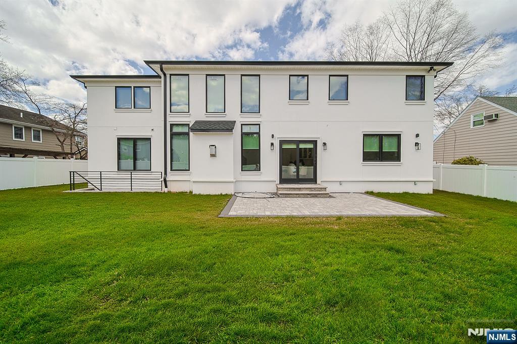 144 Village Circle Paramus, NJ 07652 - Photo 50 of 50