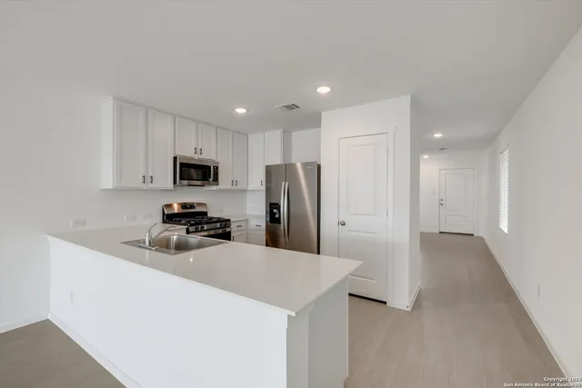 $1,895 | 7311 Adam Star, San Antonio, TX 78263