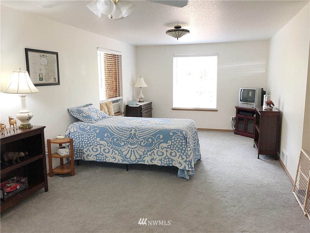 263 Easy Street Road Silverlake, WA 98645 - Photo 11 of 18 Gallery Image 11