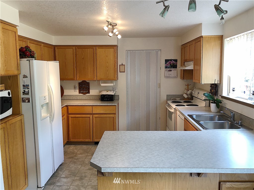 263 Easy Street Road Silverlake, WA 98645 - Photo 3 of 18 Gallery Image 3